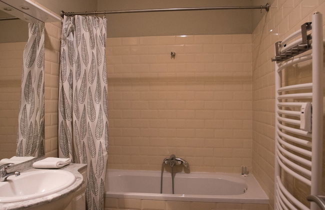 Lovely Apartment With Terrace - Photo 11