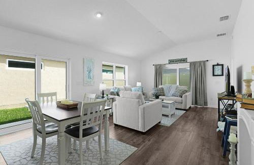 Cozy Family Stay- Queen-Double-Twins Bed- Full Kitchen-Netflix-Golf Cart-WiFi - Photo 38