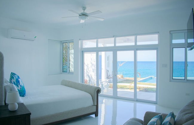 The W Villa 5 B R Oceanfront w Staff - Photo 10