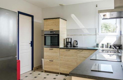 Gorgeous Home In Saint-Germain-Sur-Ay - Foto 18