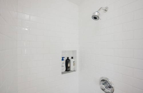 The Coastal Retreat Scenic Harbor Ocean Views Walk to Beach Restaurants - Foto 19