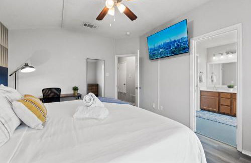 Cowboy Pool - Large Patio - King Bed - Firepit Table - Pet Friendly - Photo 19