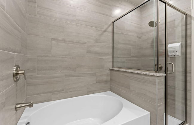 Top Floor 2BR King Beds Suite 8 Min to Downtown - Foto 11