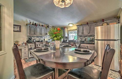 Cozy Hale Home Between Long and Loon Lakes! - Foto 1