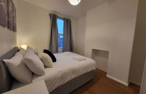 Central 5BR Retreat - Walk to Tube, Explore London - Photo 29