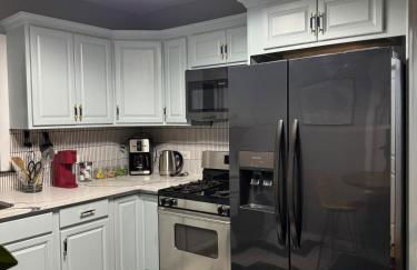 Staten Luxe, Modern Stay Close to NJ, NYC and Brooklyn! - Foto 31