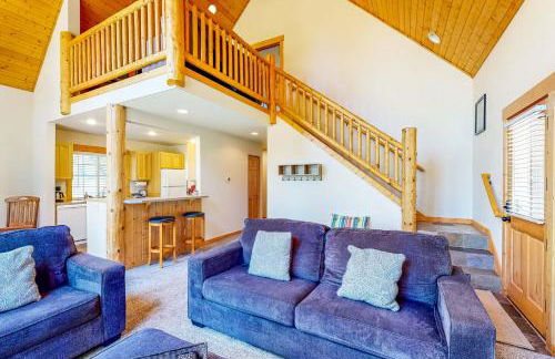 Gateway to Crater Lake! Resort Retreat with Pool - Foto 8