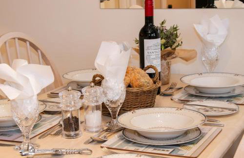 Cream Door Cottage - Photo 12