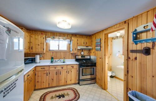 Cozy Chemo Pond Cabin with Dock and Waterfront Views - Photo 9