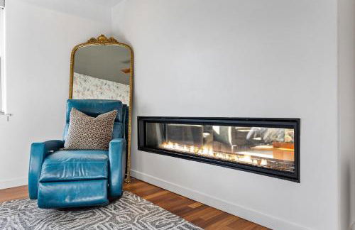 Iowa River Landing steps to Xtream Arena & Coralville Convention Center - Foto 22