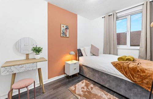 Churchill Apartment- 4 Beds- Free Parking- Near NEC BHX & HS2 - Foto 6