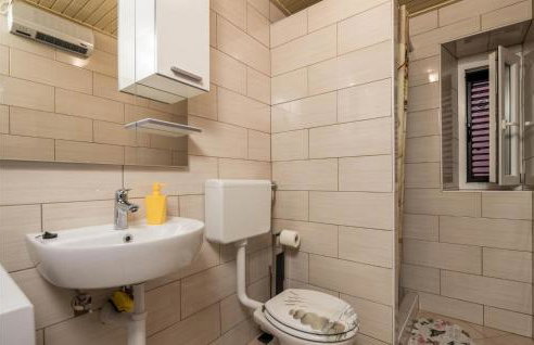 2 Bedroom Stunning Home In Susak - Foto 21