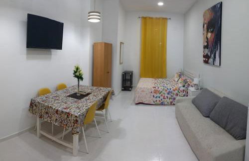 Orange Apartments - Photo 18