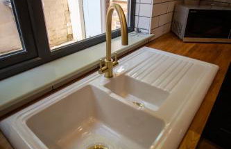 NEW Refurbished Cottage near Alton Towers Sleeps 6 Ashbourne Peak District Derbyshire - Foto 17