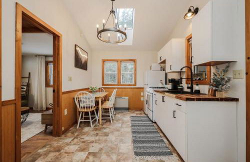 EverHaus Cabin by the Brook - Harvard Brook Cabins - Foto 14