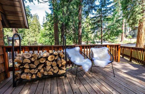 HB Hideaway Boho Treehouse Vibes in the Pines - Foto 46