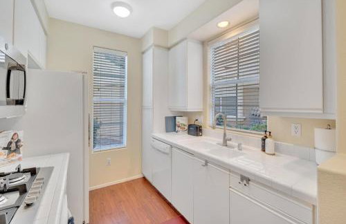 Heart of Carmel Valley 2BR, Families and Corp Stays - Photo 11
