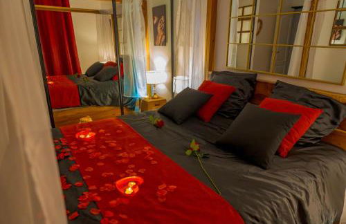 Suite romantique La Maison de Flora SPA intérieur, jardin et lit King size - Foto 1