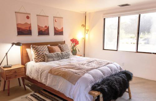 Pool and Mtn View! Designer Borrego Springs Hideaway - Foto 17