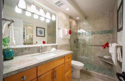 Kuleana 409 Oceanfront 1 bedroom 1 bath condo 1 Condo by RedAwning - Foto 38