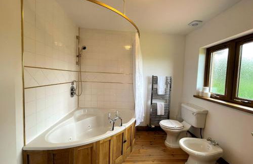 Spectacular 7BR House Hot Tub and Gardens in Gretna - Pass the Keys - Foto 25