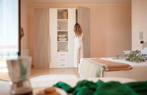 Panoramic Sea View Apartment in Gioiosa Marea, Olive by Ideal Sicily - Foto 5