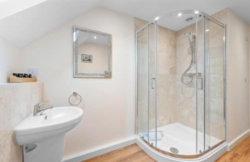 New Apartment in Stockton, sleeps 4, Free WIFI - Foto 7