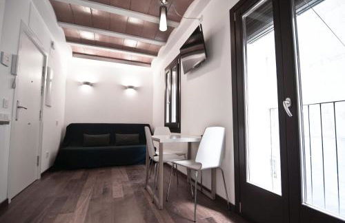 Barcelona Beach Apartments - Photo 14