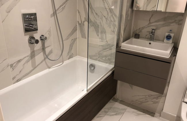 Luxury 2 Bed 2 Bath Apartments next to kings cross - Foto 14