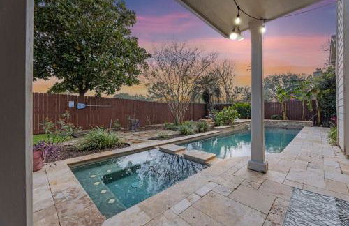 Gorgeous 6BR 3 5 Bth Home with Pool and Game Room - Photo 2