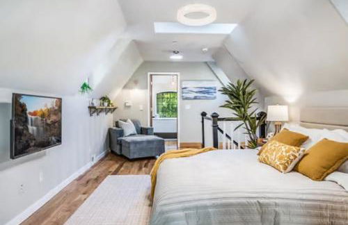 Hillside Cottaga- Private pond, hot tub, game room, by ONP - Foto 2