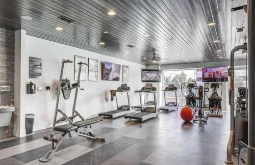 Gorgeous Central City 2BD 2BA - Foto 6