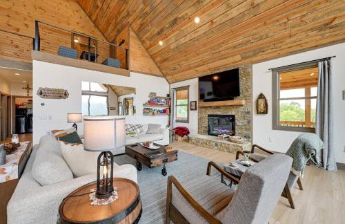 Blue Ridge Mountain-View Cabin with Hot Tub and Deck! - Foto 5