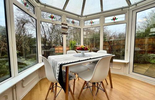 J&J stays 5 bedroom detached house in Peterborough with parking - Photo 39