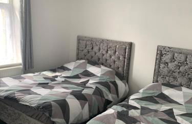 Entire 6 Bed 5 Star Luxury House FREE WiFi nice views - Foto 15