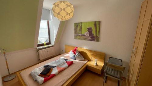 Zentrale Wohnung - Self-Check-In, WLAN Für 4 Personen Ruhige Nachbarschaft - Foto 3, towels, wardrobe