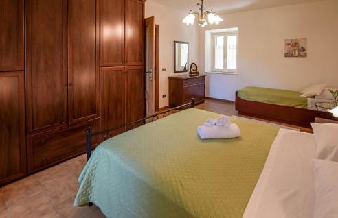 5 Bedroom Beautiful Home In Giove - Foto 28