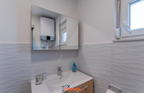 Villa Hlapa-new modern villa near beach - by TRAVELER tourist agency Krk - Foto 25