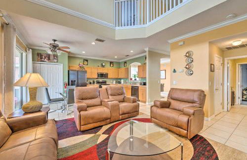 Spacious Family Home with Spa in Davenport! - Photo 5