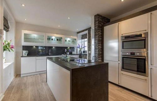 The Old School House - Cosy 3 bedroom Cottage - Photo 1