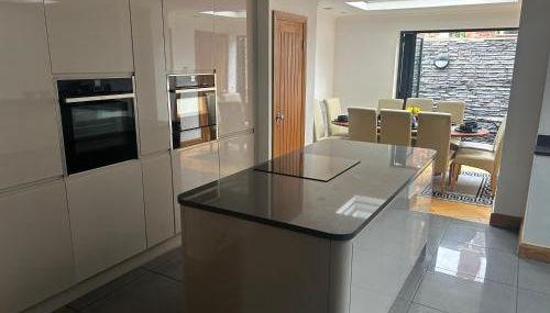 Entire Seaside Home 6 Private BedRooms Sleeps 10,4 Minute Walk To Station - Foto 3