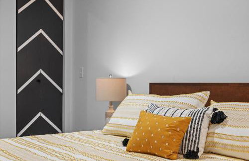 NFL Game-Day Base South Side near Acrisure - Foto 30