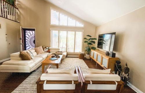 Resort style back yard heated pool and spa - Foto 14