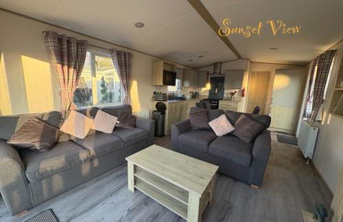 Tattershall Lakes Sunset View Caravan Lakeside, Hot Tub, Garden, Private Fishing Peg & WiFi - Foto 7