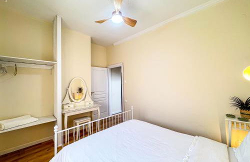 Cityscape Residence with a Patio - Foto 9