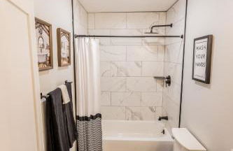 Lakeside Vineyard Farmhouse - Foto 24