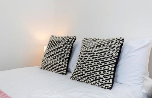 Spacious 2BR Stay Comfortable Fully Equipped - Foto 25