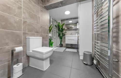 New Modern Hybrid 4 Bedrooms 7 Bed apartment 12 guest capacity - Foto 39