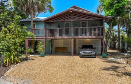 Gulf Access Waterfront Oasis with Heated Pool! Near Beach & Mercato! - Foto 42