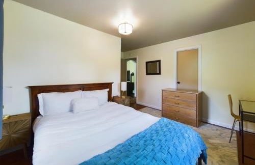 Daffodil Cottage in Downtown Packwood, WIFI, BBQ, Firepit, Smores - Foto 7